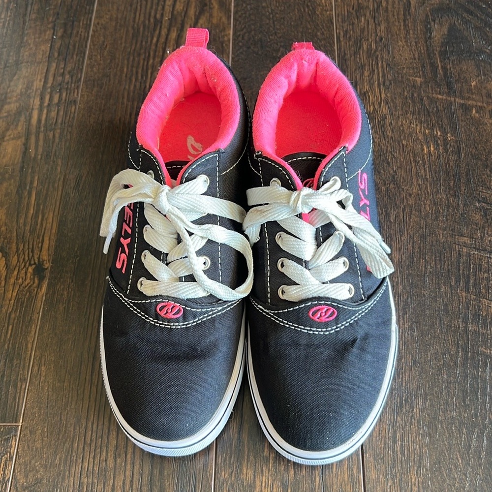 Girls Heelys youth size 6